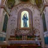 Nella cappella adiacente, un tempo dedicata a santa Filomena, vi � dalla fine dell�800 la statua di santa Rita che, proprio a Conversano, oper� il terzo miracolo